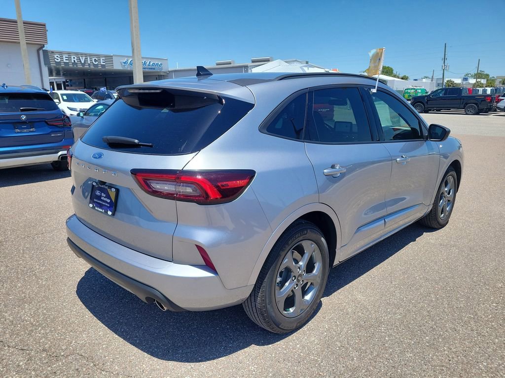 Certified 2024 Ford Escape ST-Line FWD image 5