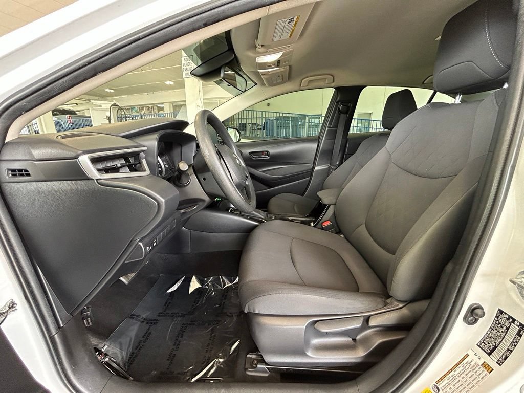 Used 2022 Toyota Corolla LE FWD image 11