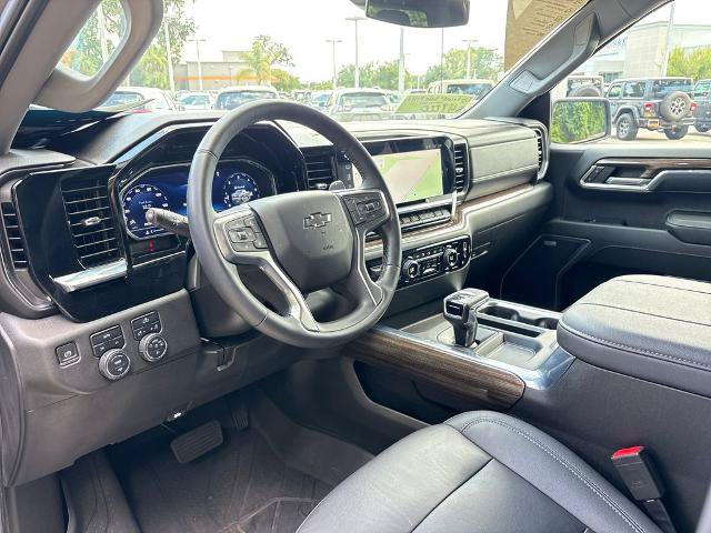Used 2024 Chevrolet Silverado 1500 RST w/ Redline Edition AWD/4WD image 6
