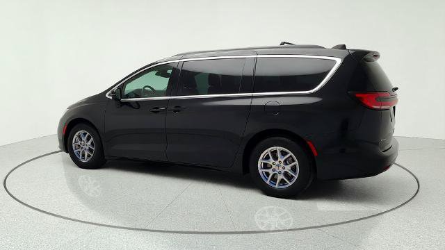 Used 2022 Chrysler Pacifica Touring-L FWD image 6