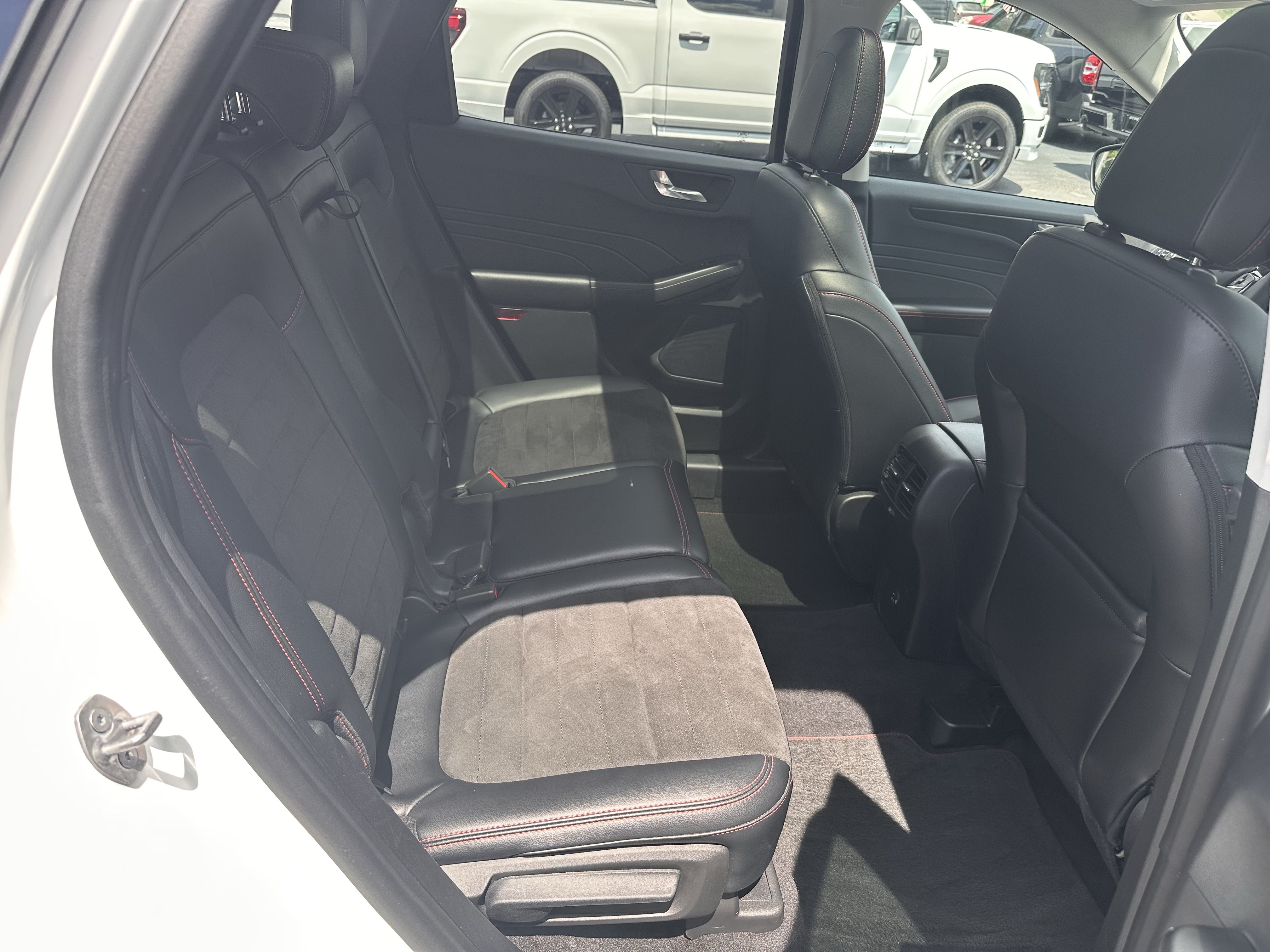 Certified 2022 Ford Escape SEL w/ SEL Stealth AWD Package image 16