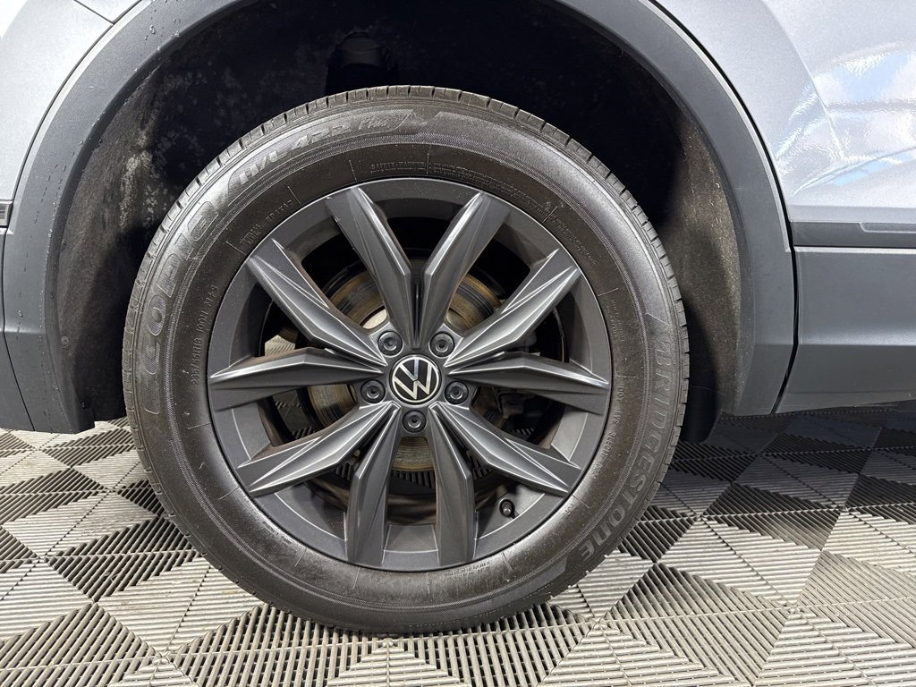 Used 2024 Volkswagen Tiguan SE image 13