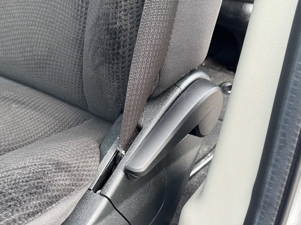 Used 2018 Dodge Grand Caravan SE w/ UConnect Hands-Free Group image 20