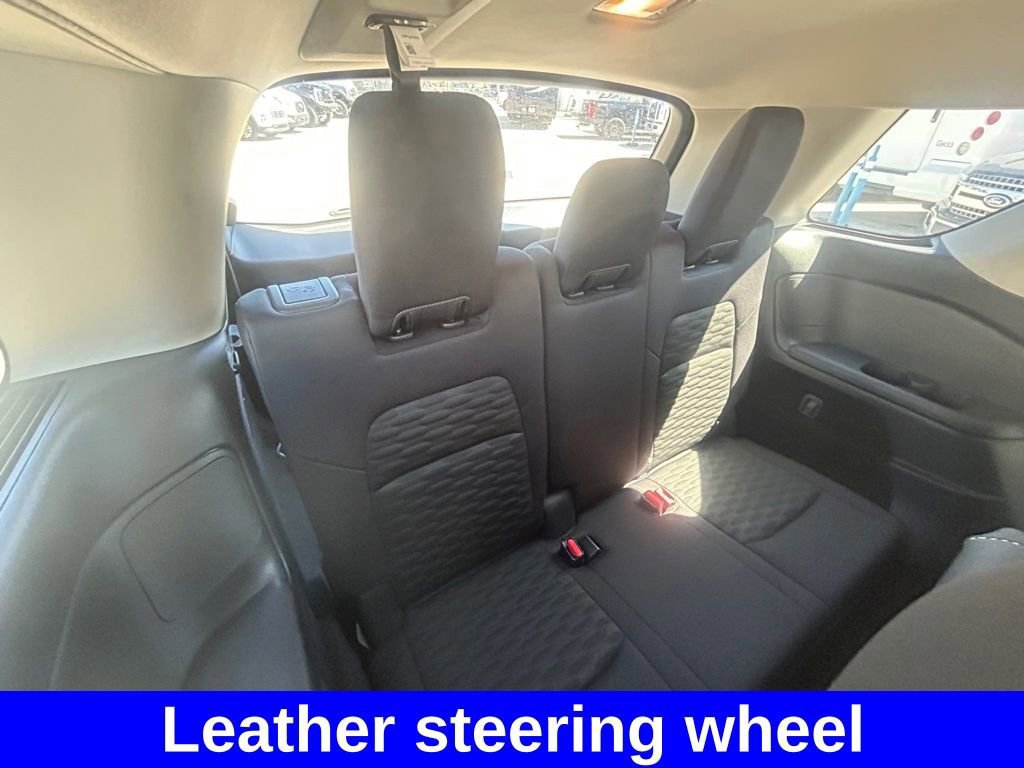 Used 2025 Nissan Pathfinder SV image 27