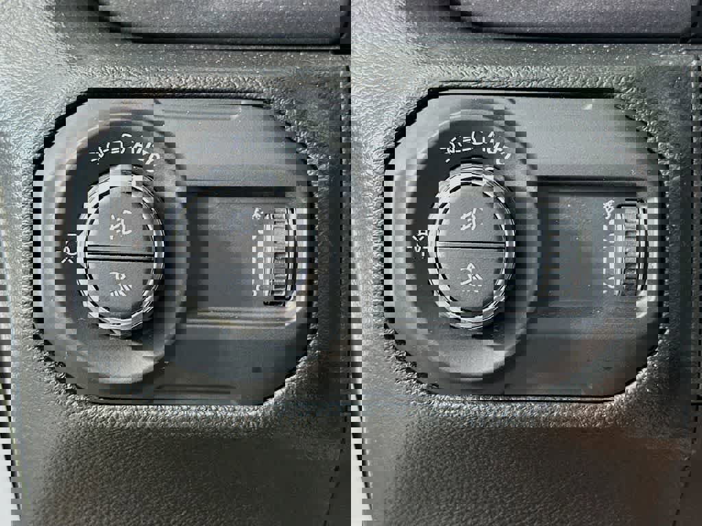 Used 2023 Jeep Gladiator Mojave w/ Dual Top Group image 27