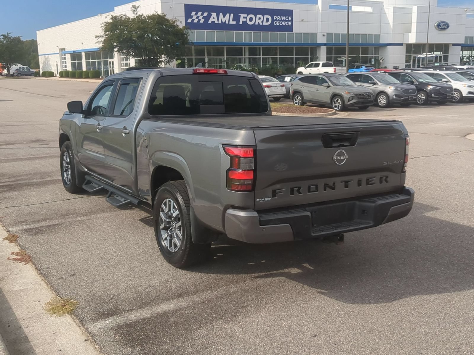 Used 2025 Nissan Frontier SL AWD/4WD image 5