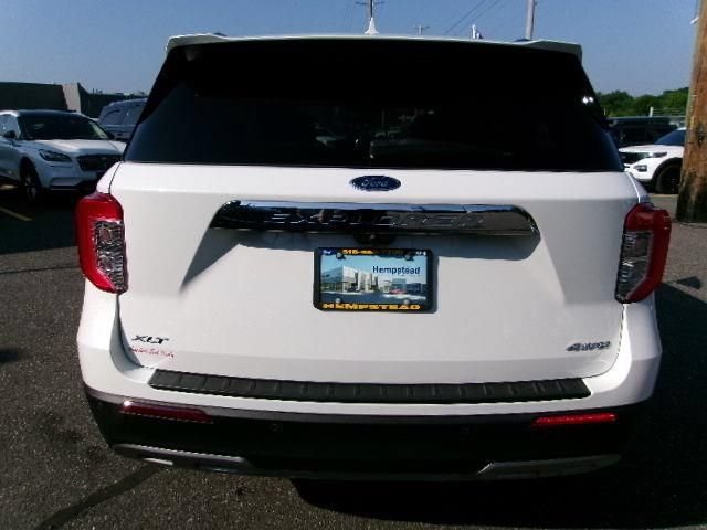 Certified 2023 Ford Explorer XLT w/ Equipment Group 202A AWD/4WD image 7