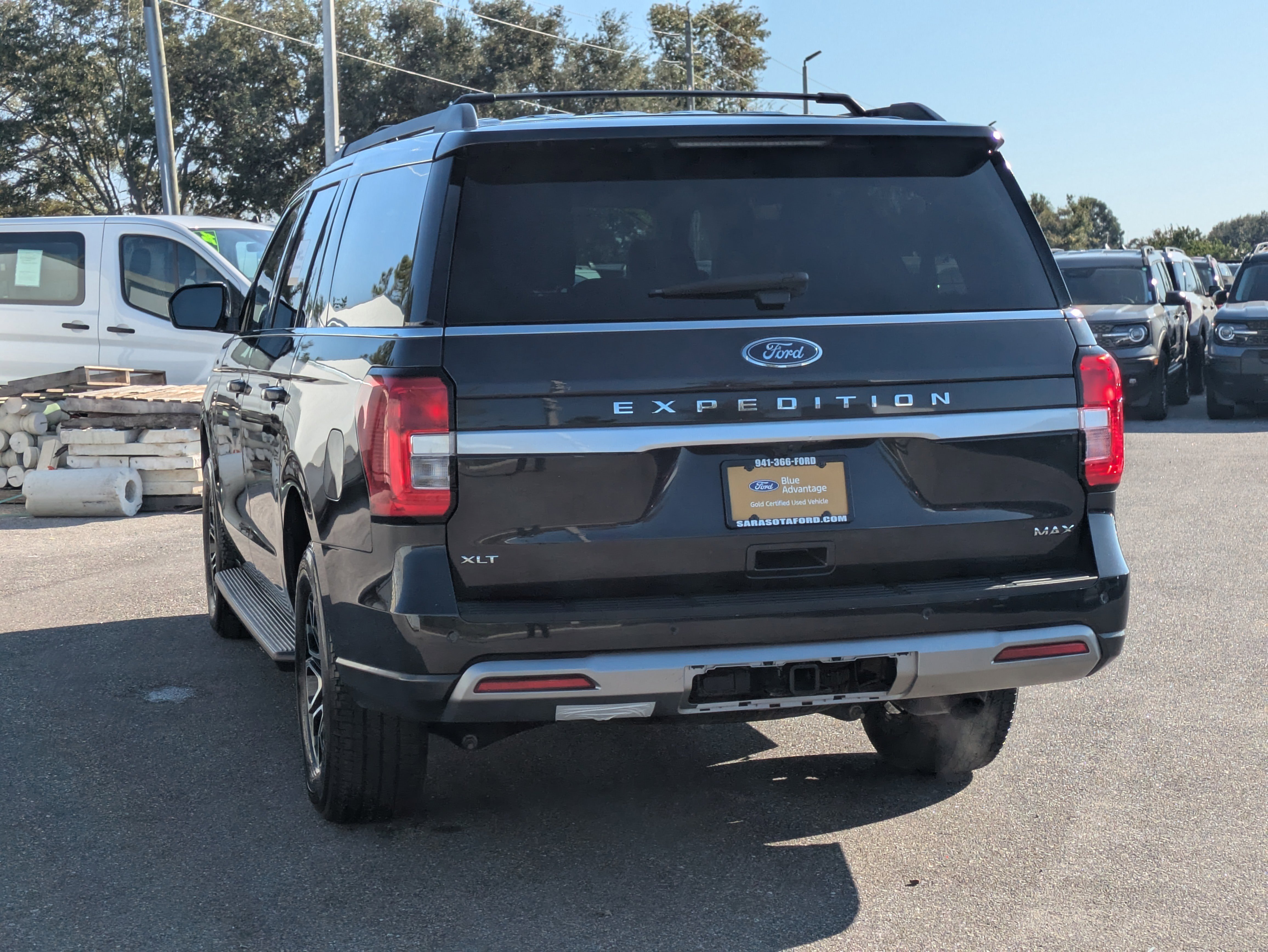 Certified 2024 Ford Expedition Max XLT image 6