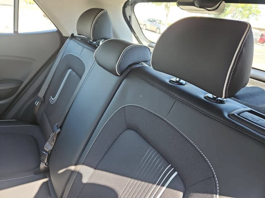 Used 2026 Hyundai Venue SEL FWD image 12
