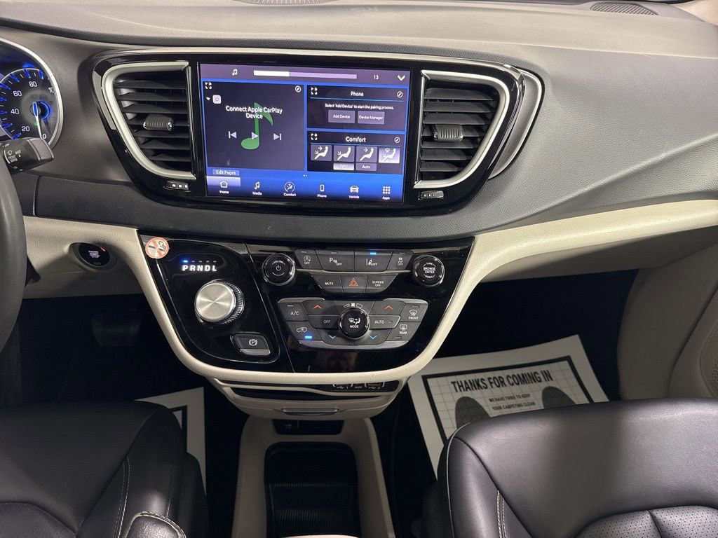 Used 2024 Chrysler Pacifica Touring-L image 27