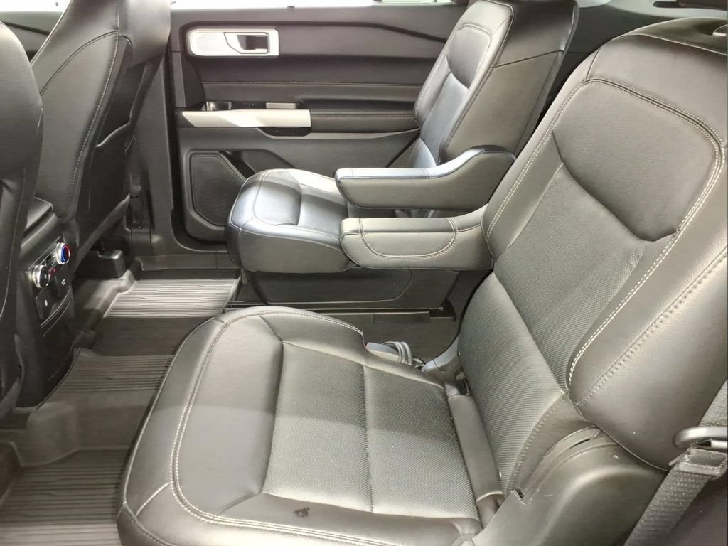 Certified 2022 Ford Explorer Limited w/ Limited Technology Package AWD/4WD image 10
