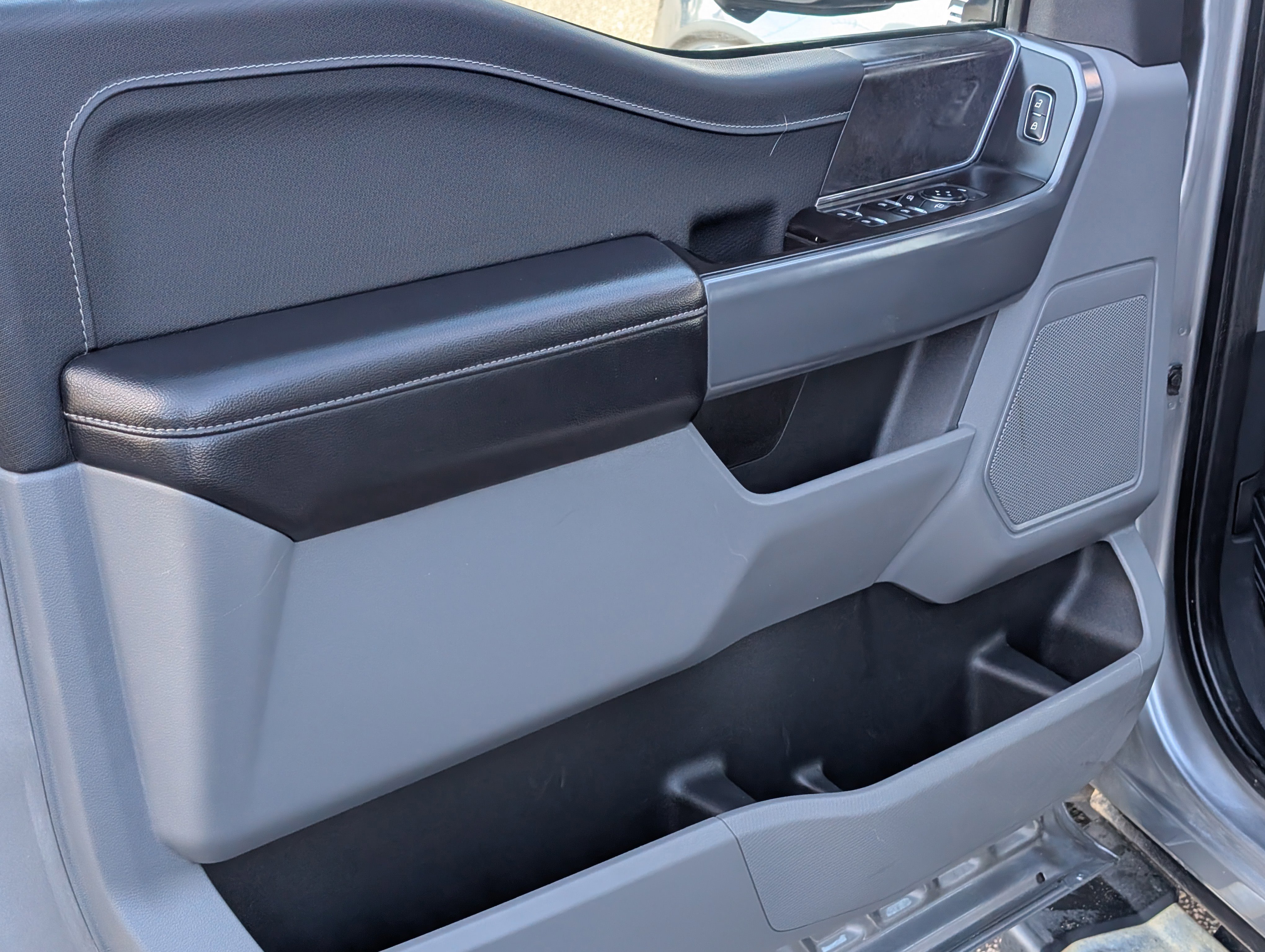 Certified 2024 Ford F150 XLT w/ Mobile Office Package image 16