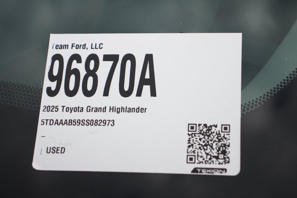 Used 2025 Toyota Grand Highlander AWD image 30