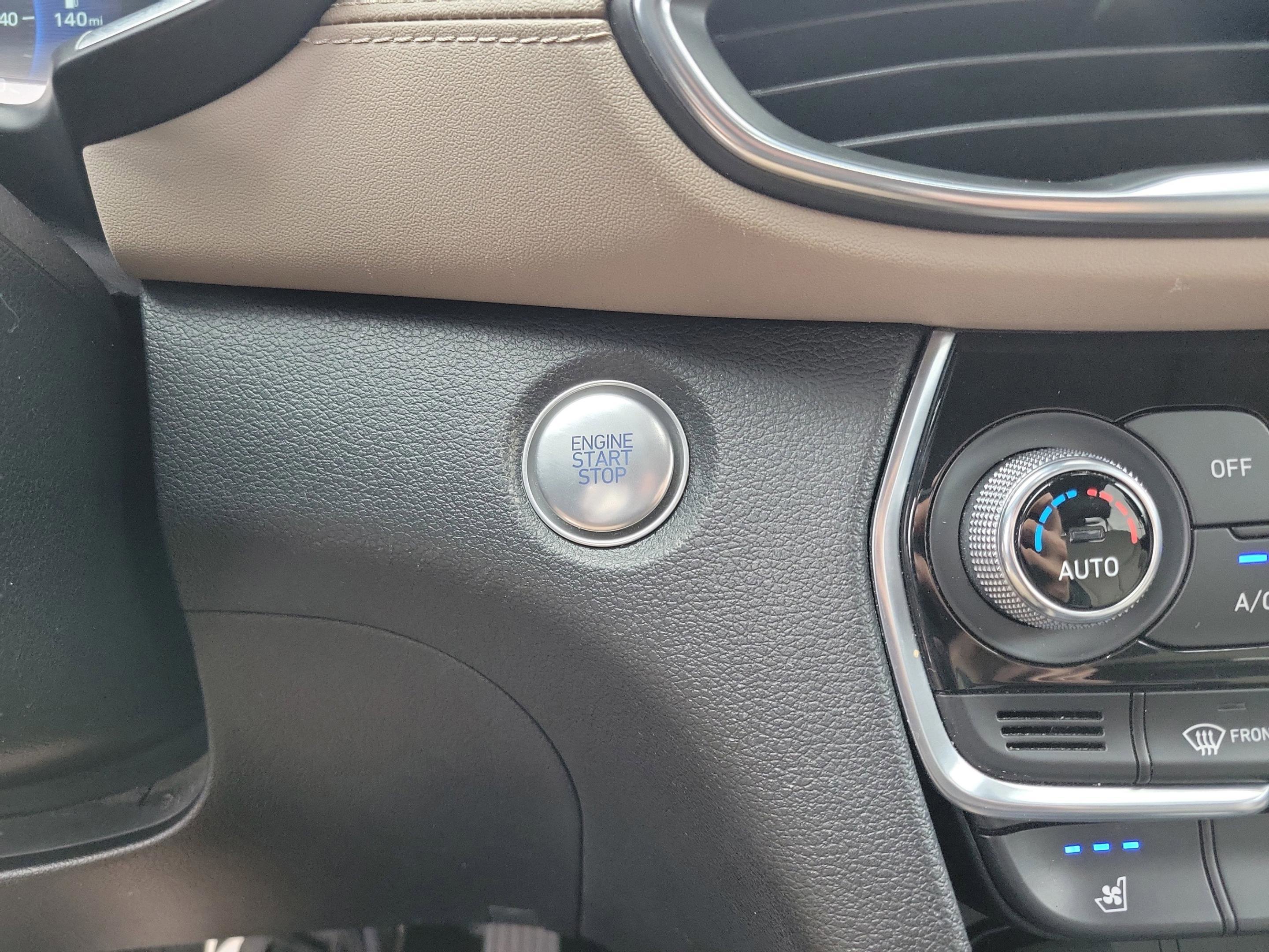 Used 2020 Hyundai Santa Fe Limited image 17