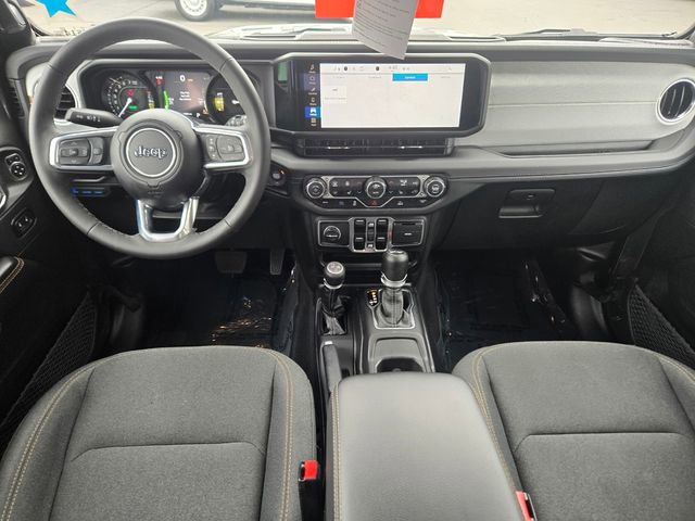 Used 2025 Jeep Wrangler Unlimited Sahara AWD/4WD image 11
