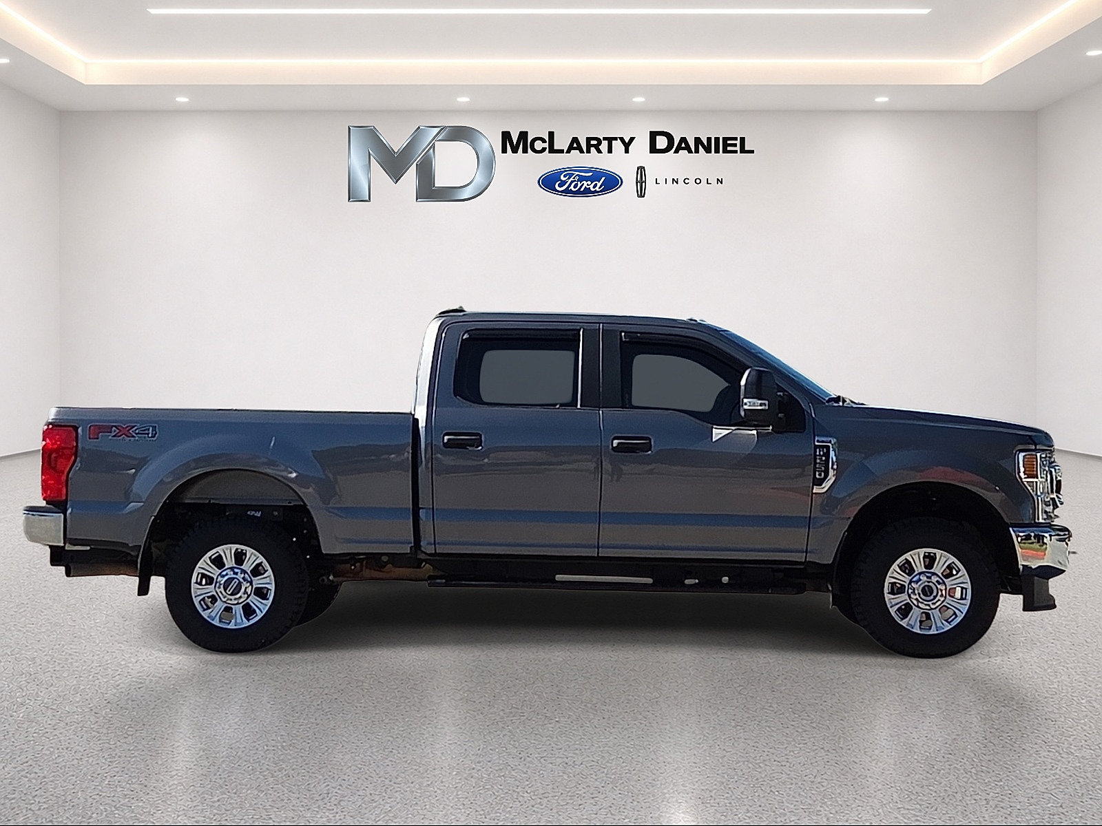 Certified 2022 Ford F250 XL w/ STX Appearance Package AWD/4WD image 6