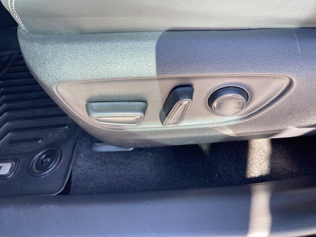 Used 2022 Toyota RAV4 XLE Premium FWD image 14