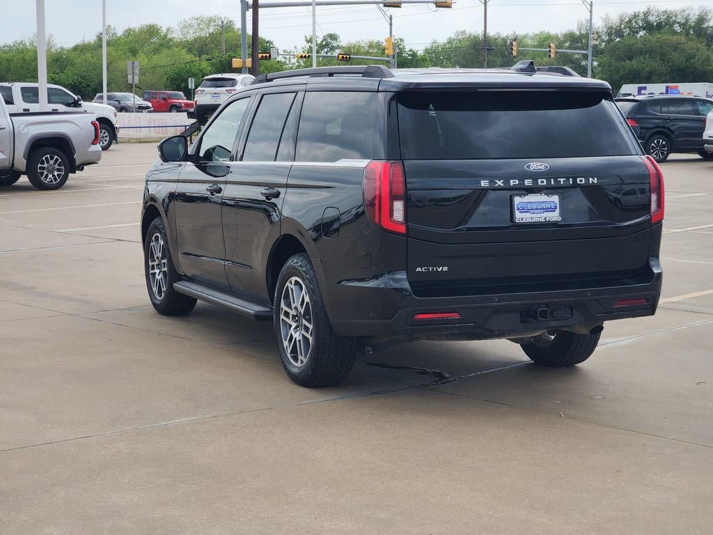 Certified 2025 Ford Expedition Active AWD/4WD image 3