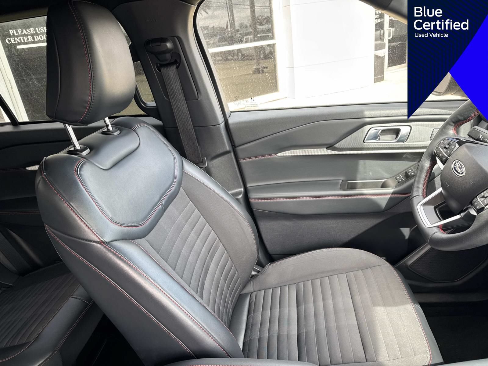 Certified 2025 Ford Explorer ST-Line AWD/4WD image 15