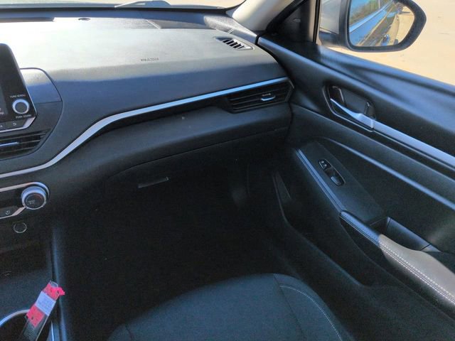 Used 2022 Nissan Altima 2.5 SV image 16