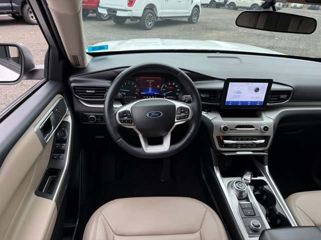 Certified 2023 Ford Explorer XLT w/ Equipment Group 202A image 15