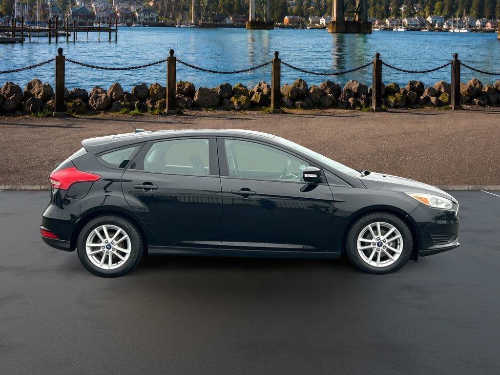 Certified 2017 Ford Focus SE FWD image 10