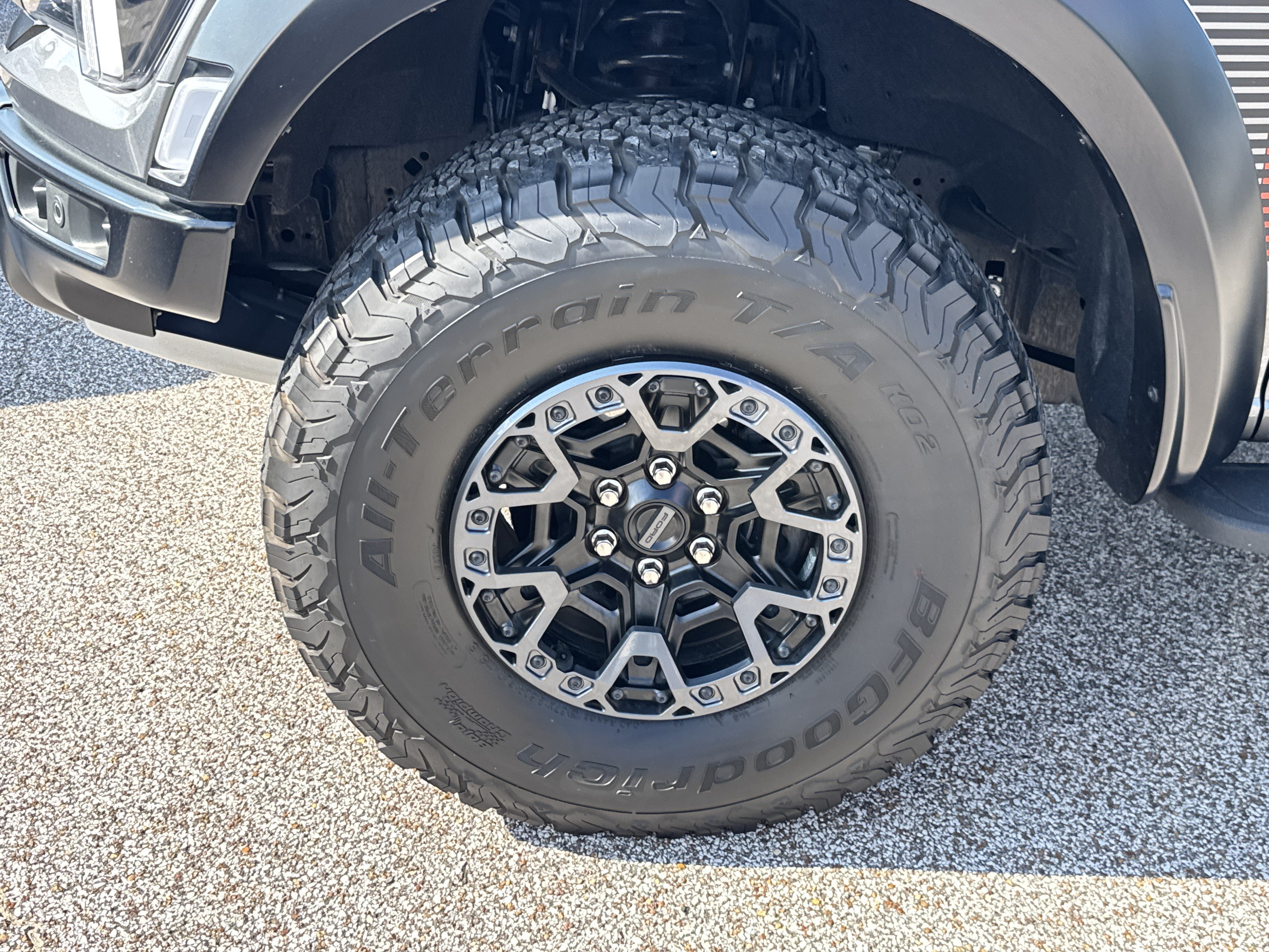 Certified 2025 Ford F150 Raptor w/ Equipment Group 803A Raptor R AWD/4WD image 9