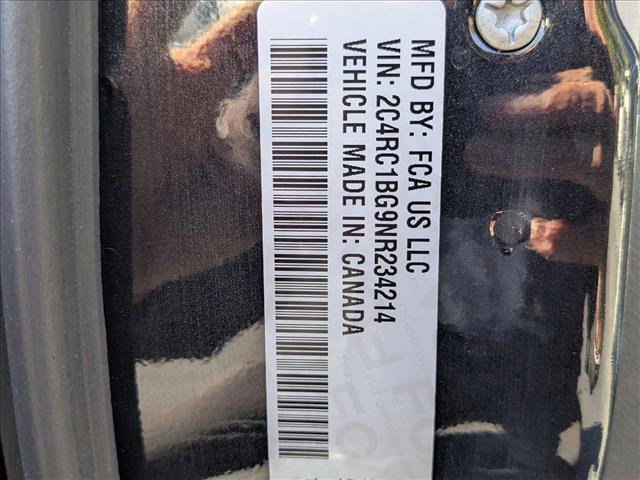 Used 2022 Chrysler Pacifica Touring-L image 22