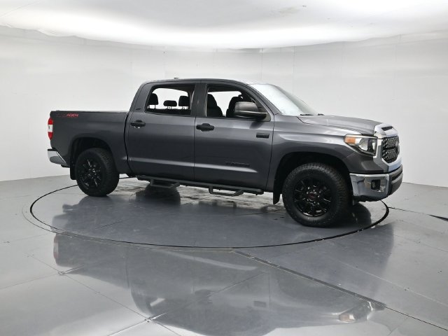 Used 2020 Toyota Tundra SR5 w/ SR5 Upgrade Package AWD/4WD image 3