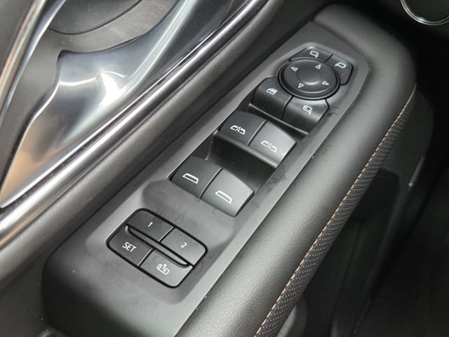 Used 2024 GMC Yukon AT4 AWD/4WD image 32