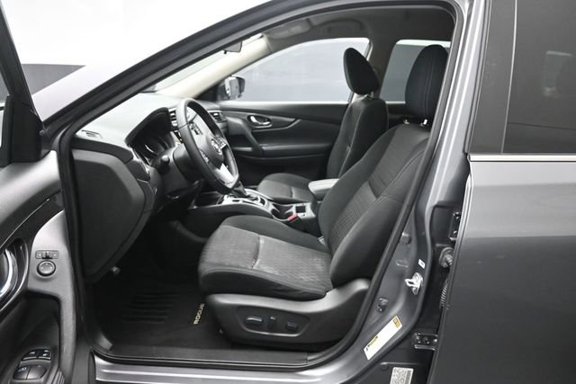Used 2020 Nissan Rogue SV FWD image 10