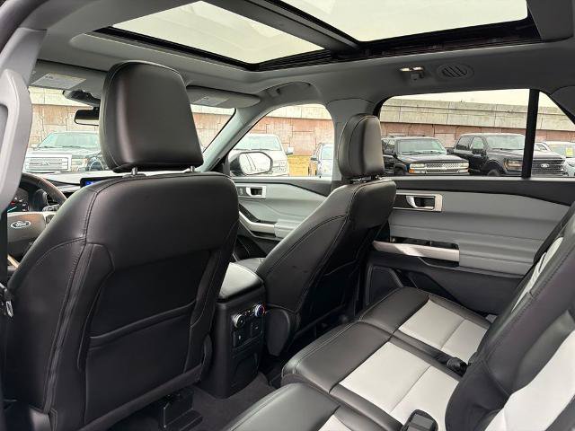 Certified 2022 Ford Explorer XLT w/ Equipment Group 202A AWD/4WD image 18