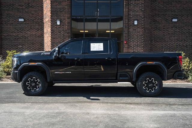 Used 2025 GMC Sierra 2500 AT4X AWD/4WD image 2