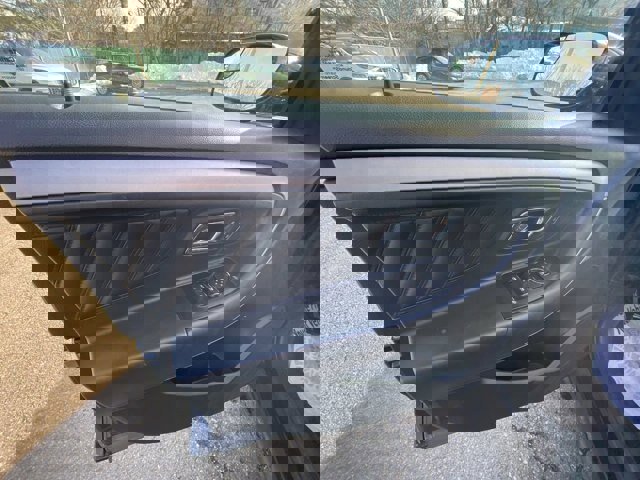 Certified 2018 Ford Taurus SEL w/ Equipment Group 201A image 12