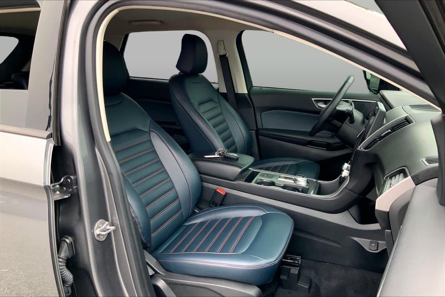 Certified 2024 Ford Edge SEL w/ Sport Appearance Package AWD/4WD image 9