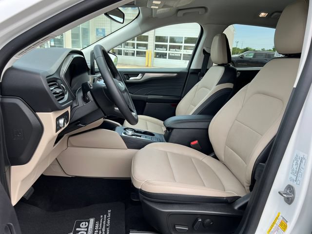 Certified 2022 Ford Escape Titanium FWD image 4