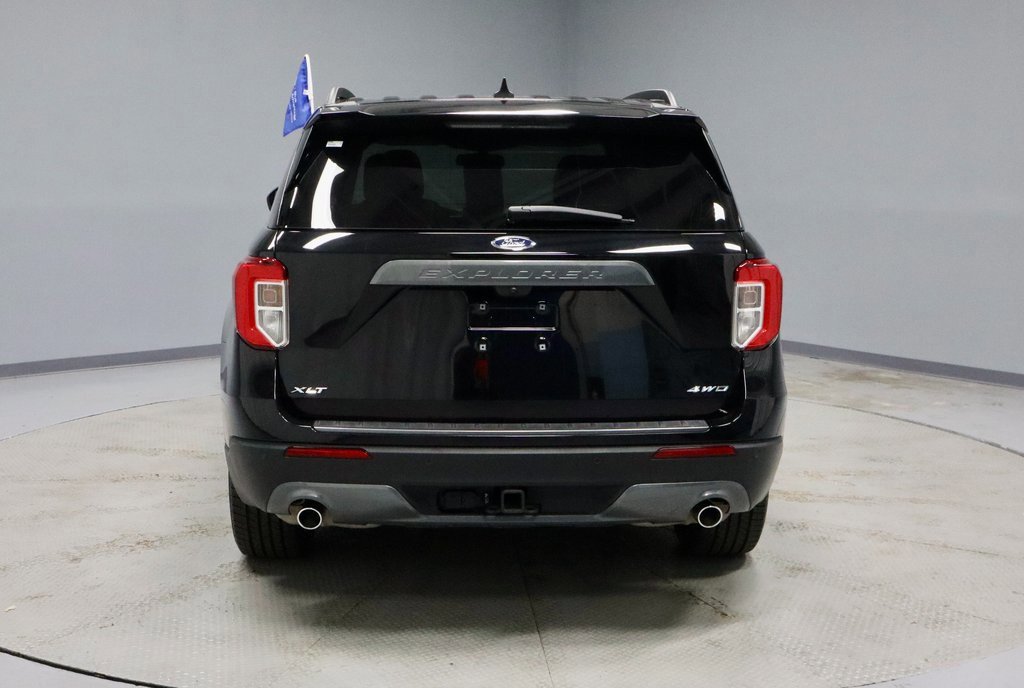 Certified 2023 Ford Explorer XLT w/ Equipment Group 202A image 4