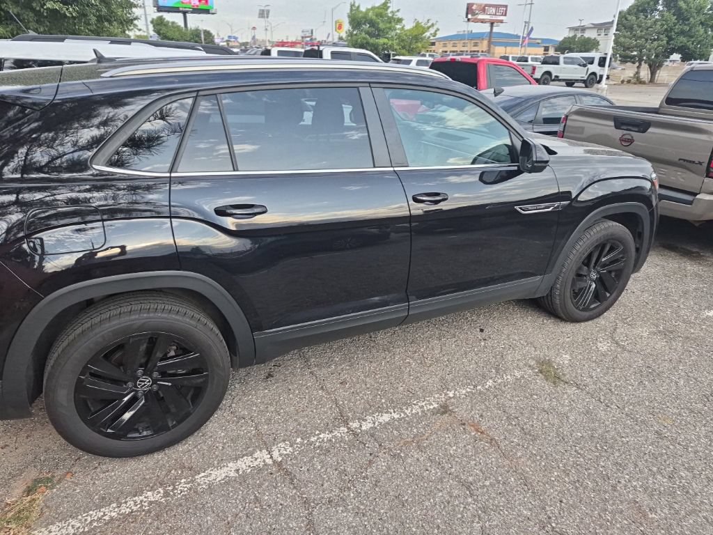 Used 2022 Volkswagen Atlas Cross Sport SE AWD/4WD image 15