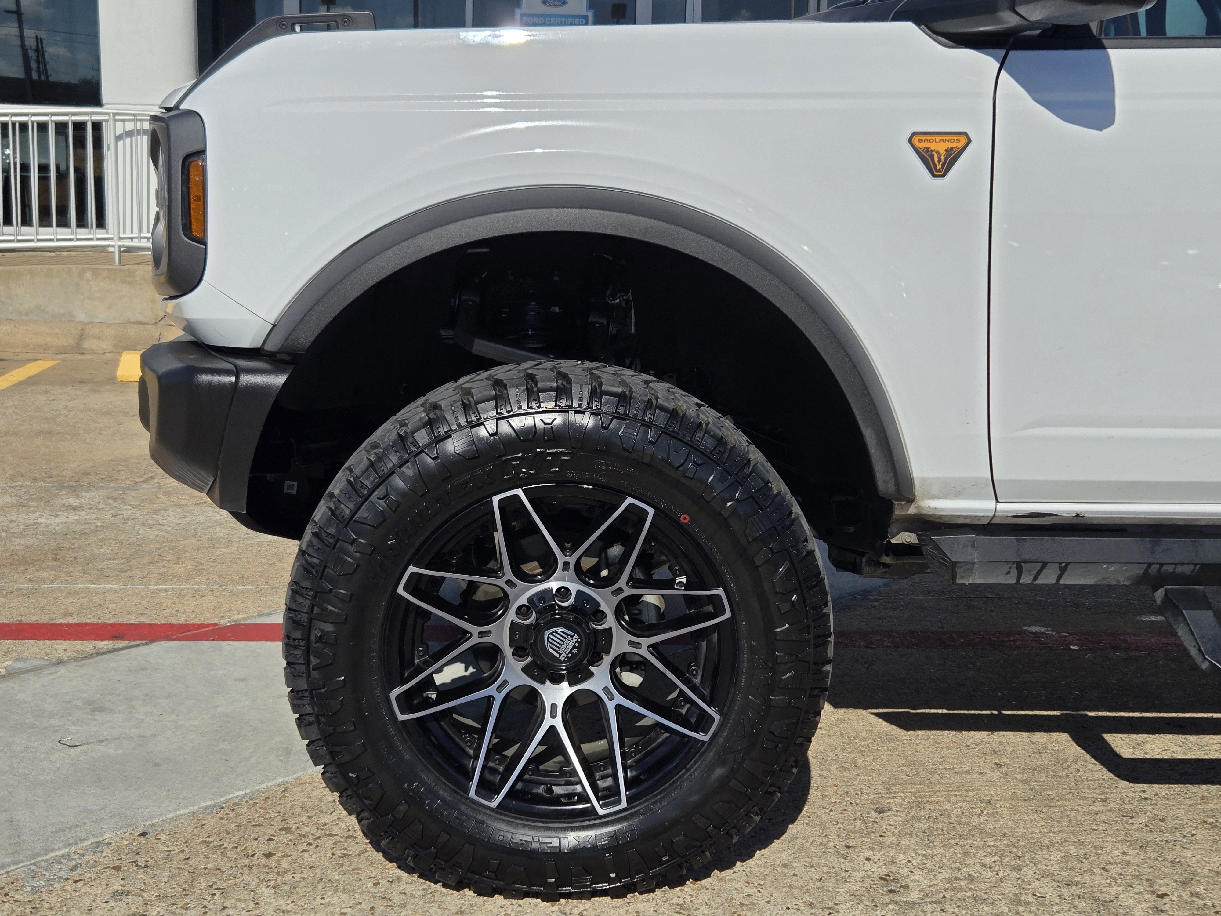 Certified 2023 Ford Bronco Badlands image 5