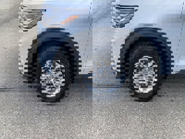 Certified 2025 Ford Explorer Active image 10