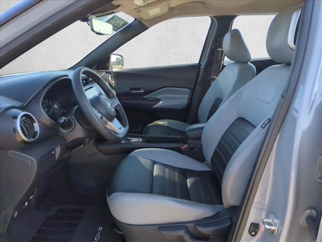Used 2021 Nissan Kicks SR w/ SR Premium Package FWD image 14