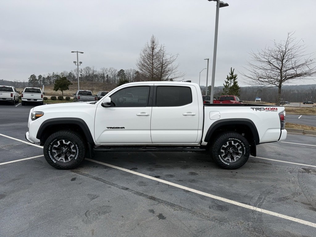 Used 2022 Toyota Tacoma TRD Off-Road image 2
