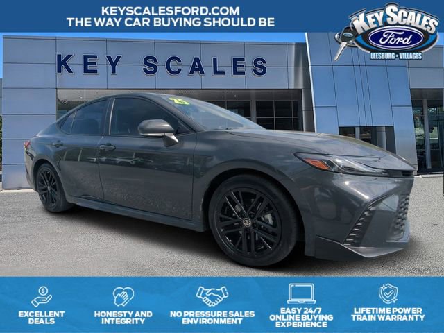 Used 2025 Toyota Camry SE w/ Multimedia Upgrade Package