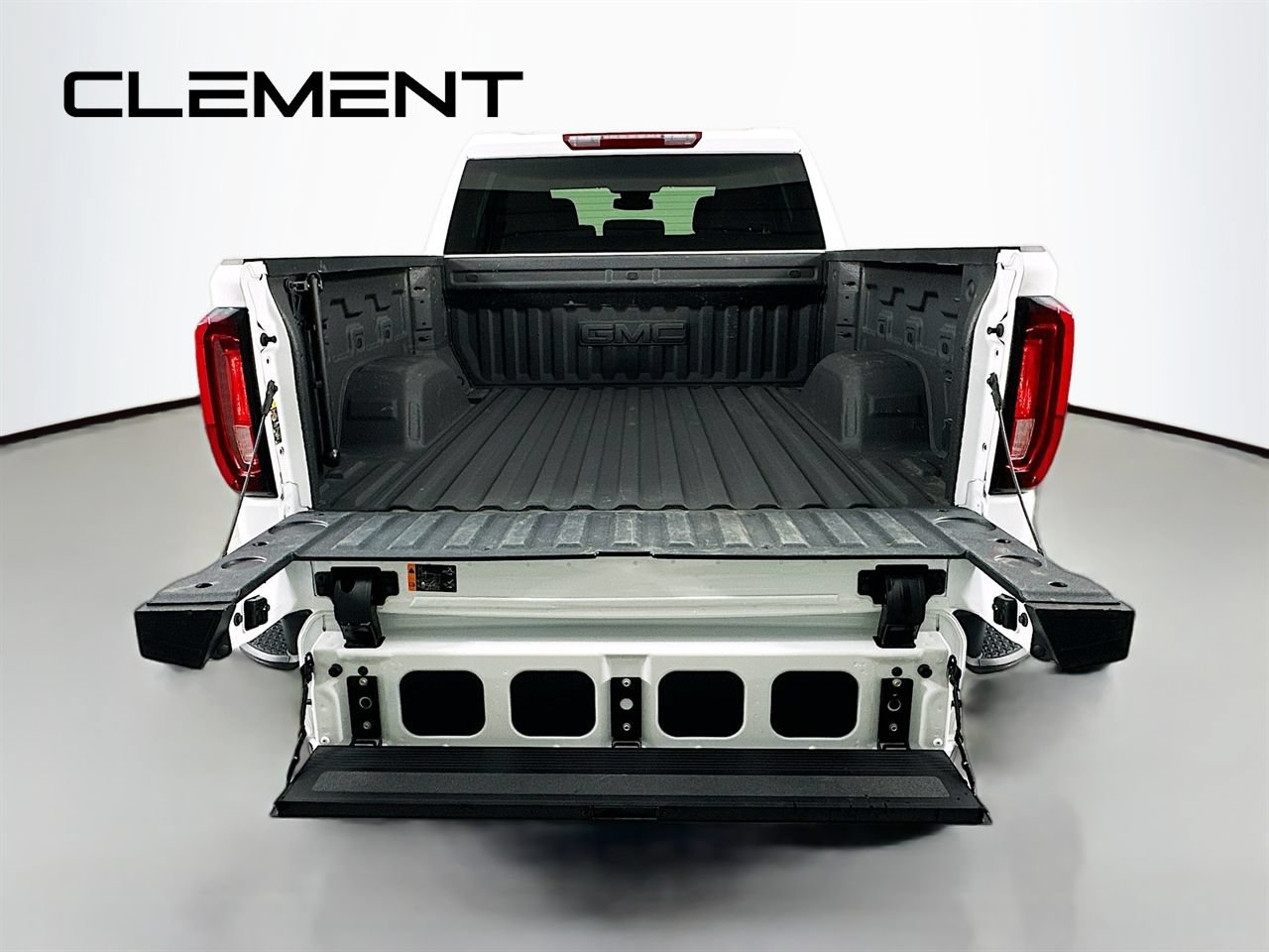 Used 2025 GMC Sierra 1500 AT4 AWD/4WD image 11