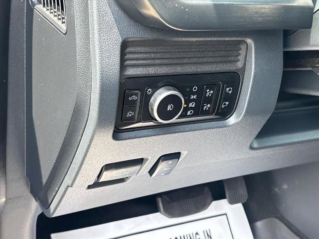 Certified 2025 Ford F250 Lariat w/ Black Appearance Package AWD/4WD image 28