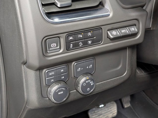 Used 2024 Chevrolet Suburban Premier AWD/4WD image 12