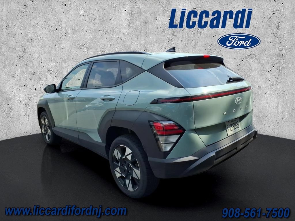 Used 2024 Hyundai Kona SEL AWD/4WD image 3