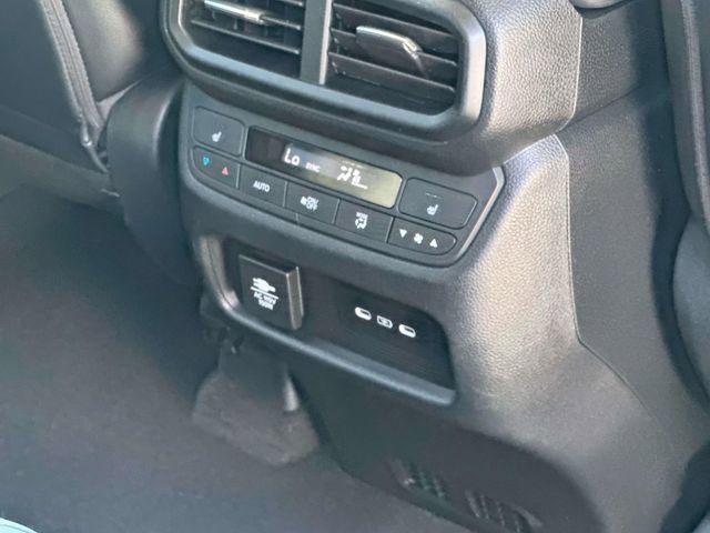 Used 2024 Honda Pilot Elite image 12