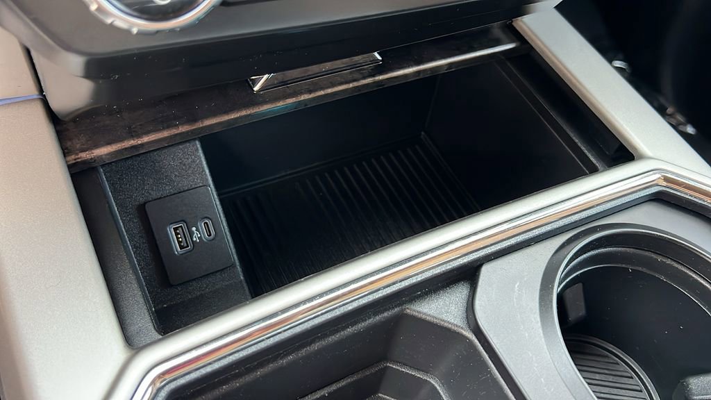 Certified 2022 Ford F250 Lariat w/ Lariat Value Package image 18