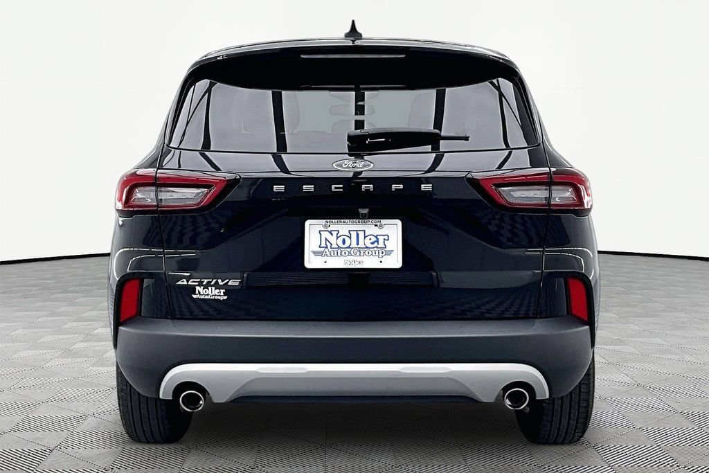 Certified 2024 Ford Escape Active w/ Cold Weather Package FWD image 4